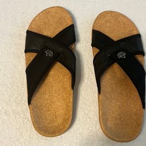 Sandals in like new condition Spenco is known for it’s built in arch support